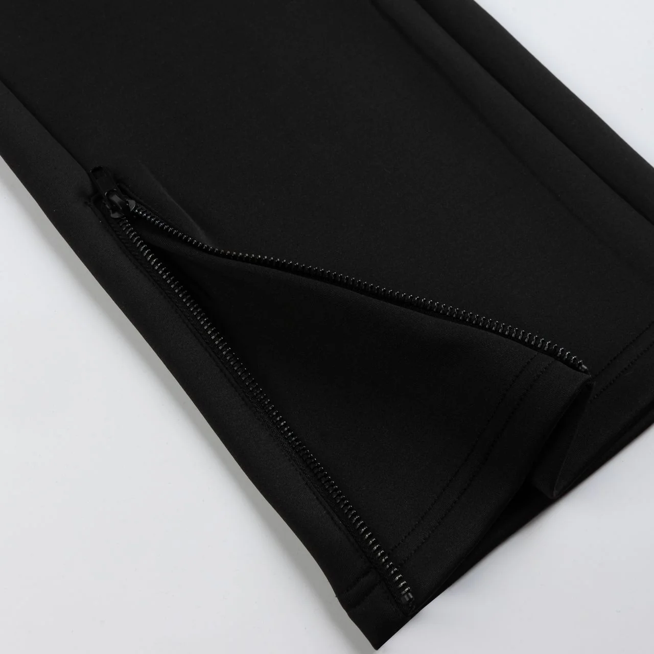 Unisex Performance Tech Logo Pants 2.0 - Image 16